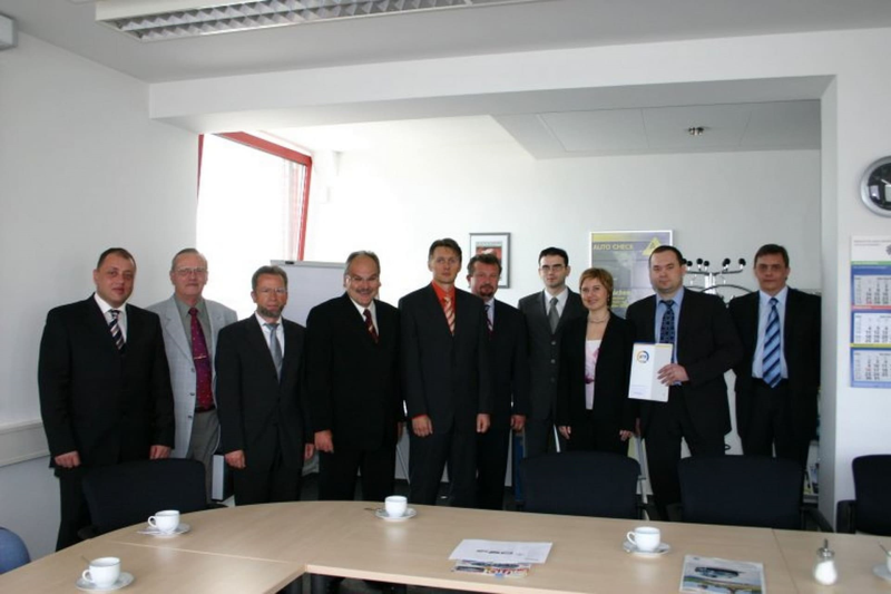 Az ATR csoport tagsági szerződésének aláírása (2005.)